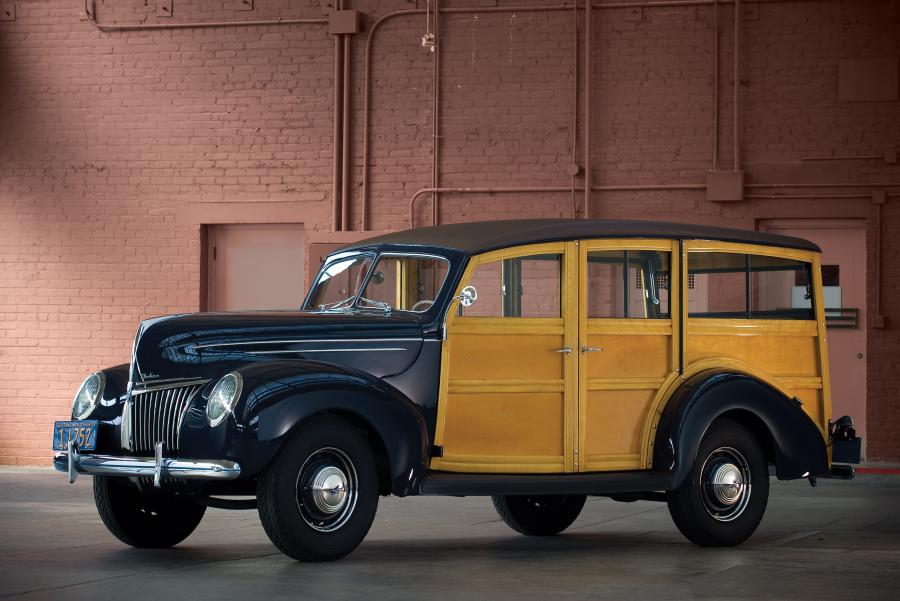  Ford DeLuxe Station Wagon 1939 года  (фото 1 из 26)